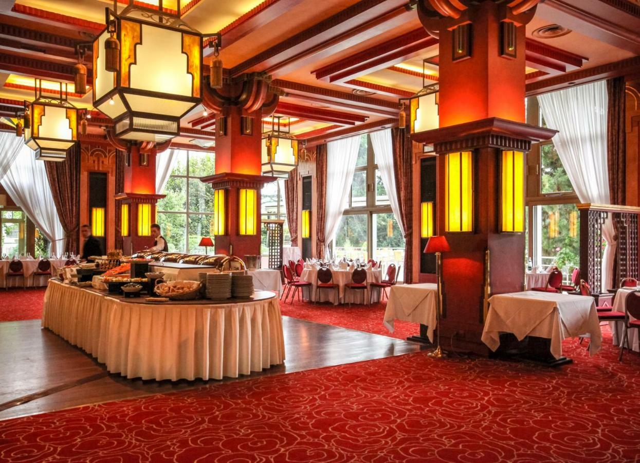 Le Grand Hôtel - Domaine De Divonne Divonne-les-Bains Exterior foto